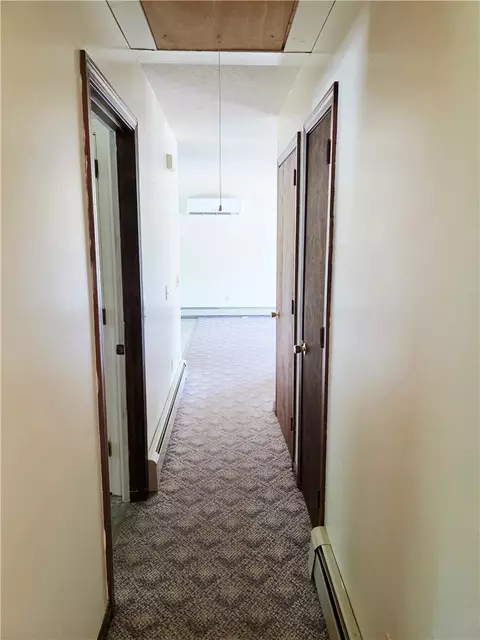 Entry Way - 5 Brook View Ct, Westerly, RI 02891 photo 2 of 4