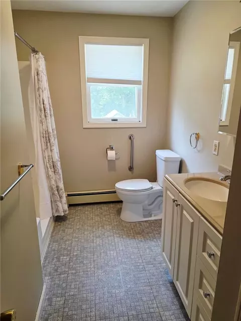 Bath - 5 Brook View Ct, Westerly, RI 02891 photo 1 of 2
