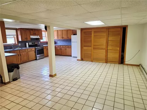 Kitchen - 5 Brook View Ct, Westerly, RI 02891 photo 3 of 5