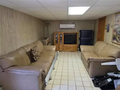 Living - 5 Brook View Ct, Westerly, RI 02891 photo 2 of 2