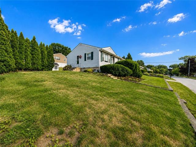 10 Grandview Dr, Cumberland, RI 02864