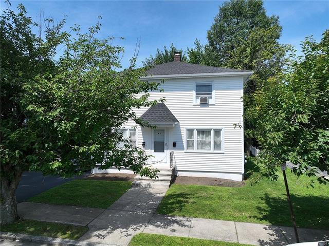 23 Iona St, Providence, RI 02908