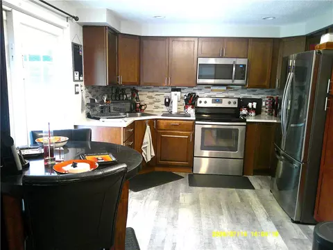 Kitchen - 200 Post Rd #233, Warwick, RI 02888 photo 1 of 3