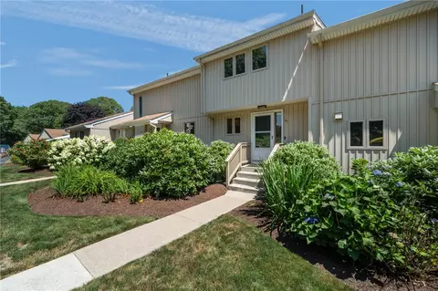 335 S Pier Road Rd #3B, Narragansett, RI 02882