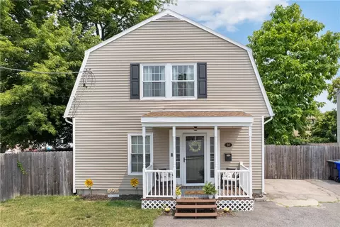 86 Mowry Ave, East Providence, RI 02914
