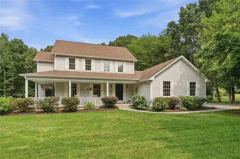 136 Holly Hills Ln, Saunderstown, RI 02874