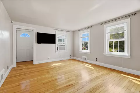 Living - 74 Macarthur Rd, Woonsocket, RI 02895 photo 4 of 4