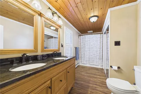 Bath - 87 Stowe St, Fall River, MA 02720 photo 1 of 3