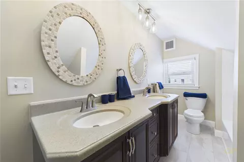 Bath - 87 Stowe St, Fall River, MA 02720 photo 2 of 3