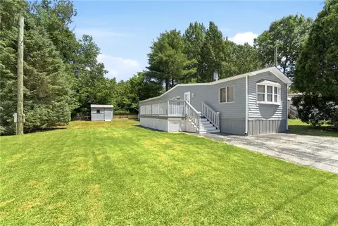 61 Oak Ter, Mapleville, RI 02839