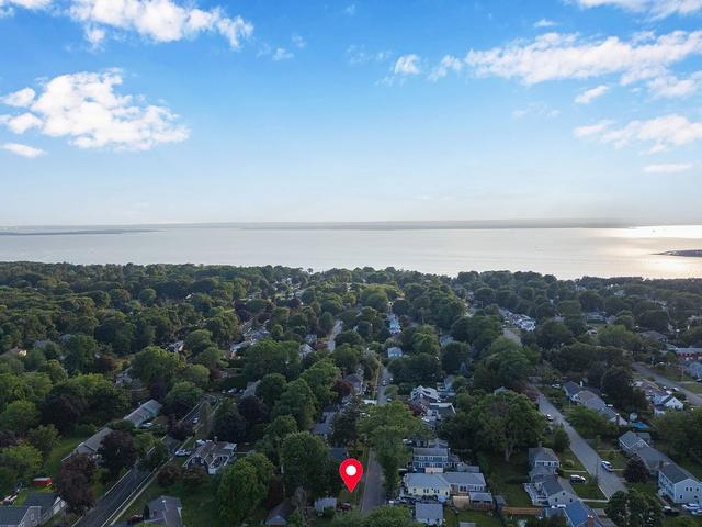 128 Peck Ave, Bristol, RI 02809