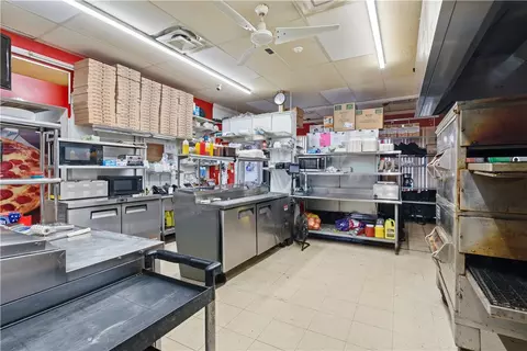 Kitchen - 620 Killingly St, Johnston, RI 02919 photo 4 of 6