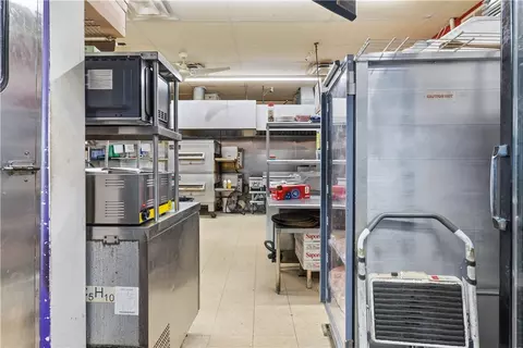 Kitchen - 620 Killingly St, Johnston, RI 02919 photo 1 of 6