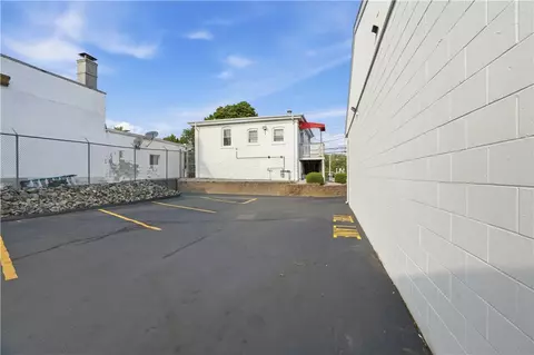 Exterior - 620 Killingly St, Johnston, RI 02919 photo 2 of 3