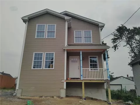 27 Hoppin Ave, Riverside, RI 02915