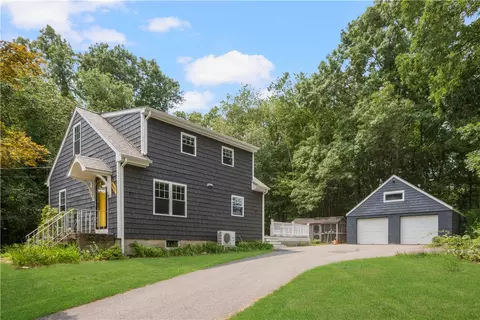 993 Pine St, Seekonk, MA 02771