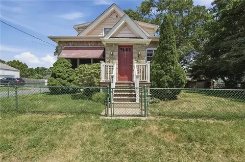 236 Becker Ave, Riverside, RI 02915