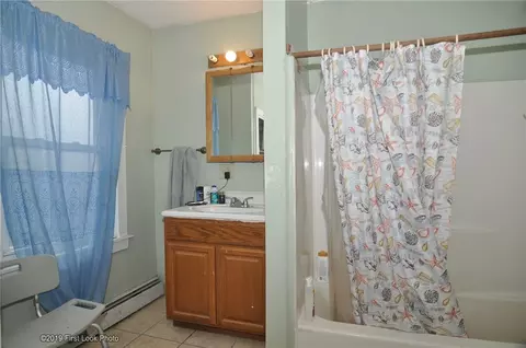 Bath - 167 2nd Ave, Woonsocket, RI 02895 photo 3 of 3