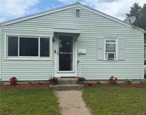 31 Funston Ave, Providence, RI 02908