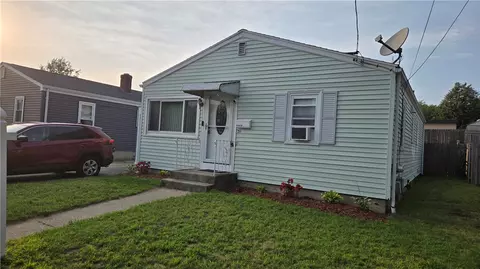 31 Funston Ave, Providence, RI 02908