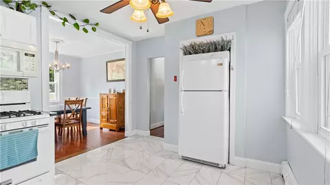 Entry Way - 344 Point Ave, Warwick, RI 02889 photo 2 of 4