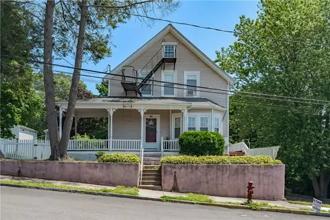 507 Summer St, Woonsocket, RI 02895 photo 4