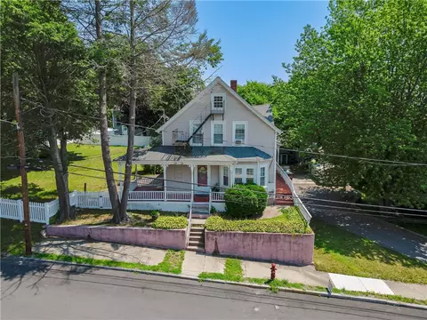 507 Summer St, Woonsocket, RI 02895 photo 2