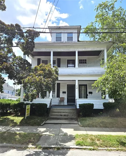 50 Oakland Ave, Cranston, RI 02910
