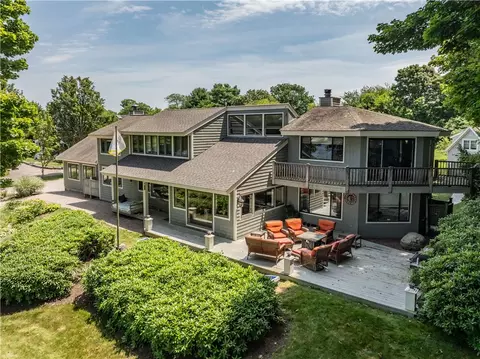 Exterior - 60 Avondale Rd, Westerly, RI 02891 photo 2 of 6