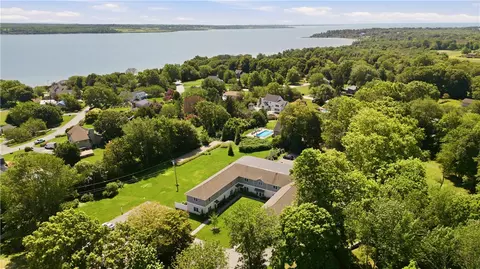 94 Sandy Point Farm Rd # 6, Portsmouth, RI 02871