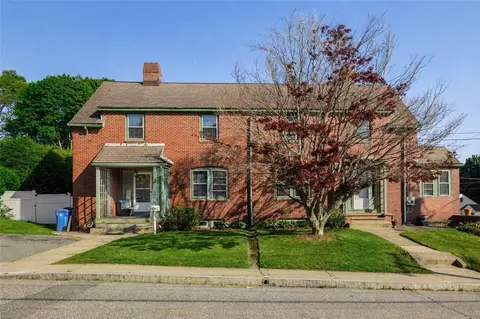 12 Blackstone St, Cumberland, RI 02864