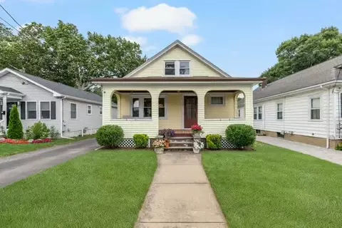 76 Myrtle Ave, Cranston, RI 02910