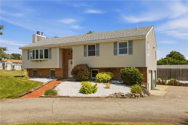 49 Dexter St, Portsmouth, RI 02871