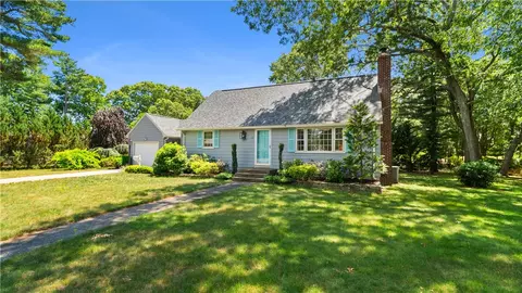 32 Short Rd, North Kingstown, RI 02852