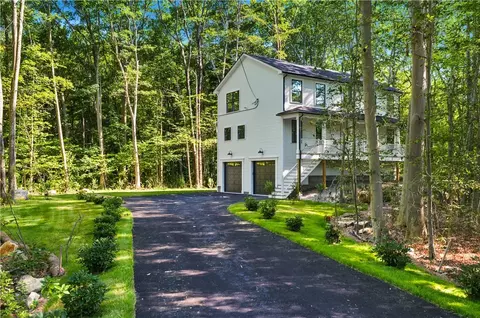 172 Pine Swamp Rd, Cumberland, RI 02864