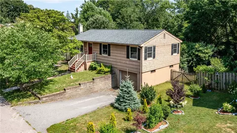 41 Mount View Ave, North Kingstown, RI 02852