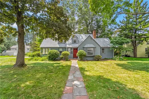 64 White Birch Rd, Cranston, RI 02920