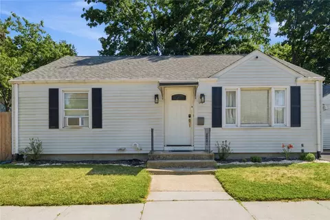 170 Beckwith St, Cranston, RI 02910