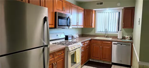650 E Greenwich Ave #308  7, West Warwick, RI 02893