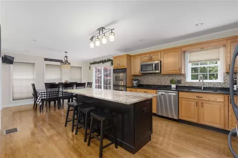 Kitchen - 2 Daniel Way, Hope, RI 02831 photo 1 of 4