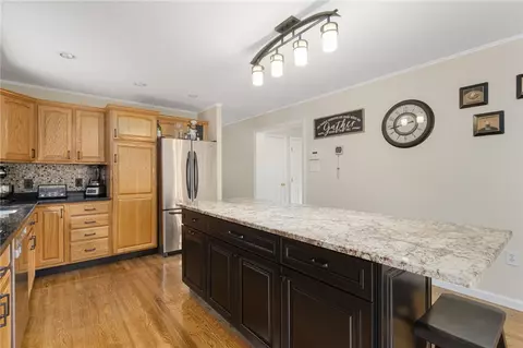 Kitchen - 2 Daniel Way, Hope, RI 02831 photo 2 of 4