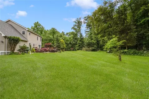 Exterior - 2 Daniel Way, Hope, RI 02831 photo 6 of 15