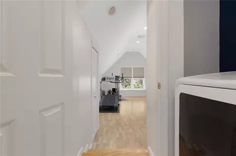 Entry Way - 2 Daniel Way, Hope, RI 02831 photo 5 of 6