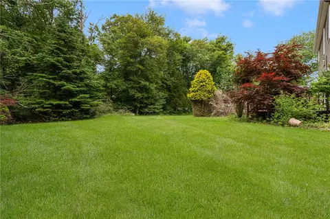Exterior - 2 Daniel Way, Hope, RI 02831 photo 12 of 15