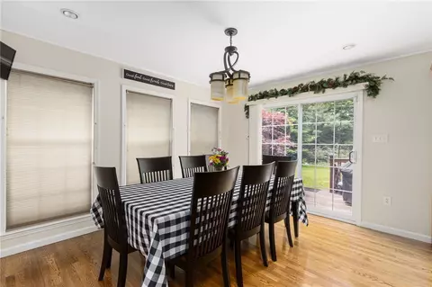 Dining - 2 Daniel Way, Hope, RI 02831 photo 3 of 4