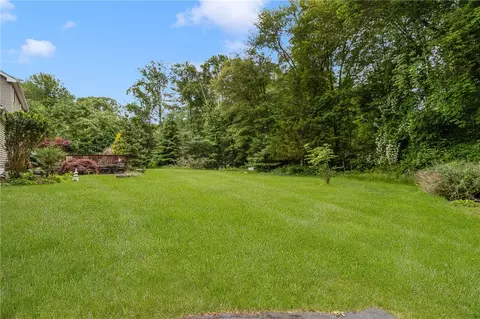 Exterior - 2 Daniel Way, Hope, RI 02831 photo 5 of 15