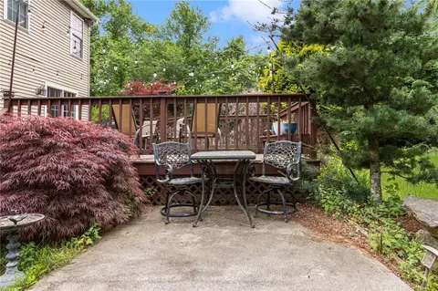 Exterior - 2 Daniel Way, Hope, RI 02831 photo 15 of 15