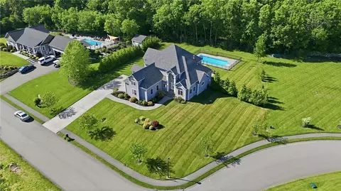 5 Kyles Ct, Swansea, MA 02777