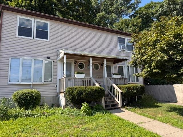 32 Bowles Ct, Pawtucket, RI 02860