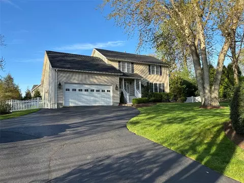 190 Hope Rd, Cranston, RI 02921
